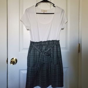 Dress, white top, muted plaid green bottom, comes with pockets.